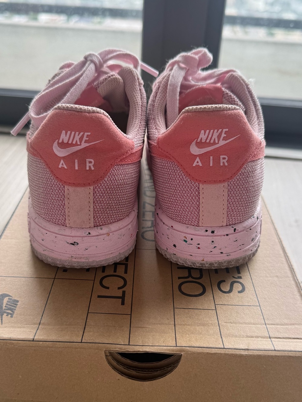 Nike Women’s Air Force 1 Low Crater Flyknit ‘Pink Glaze’ - Picture 9 of 12